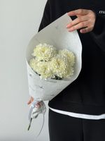 Букет - комплимент с хризантемой в желтом оттенке 1 шт