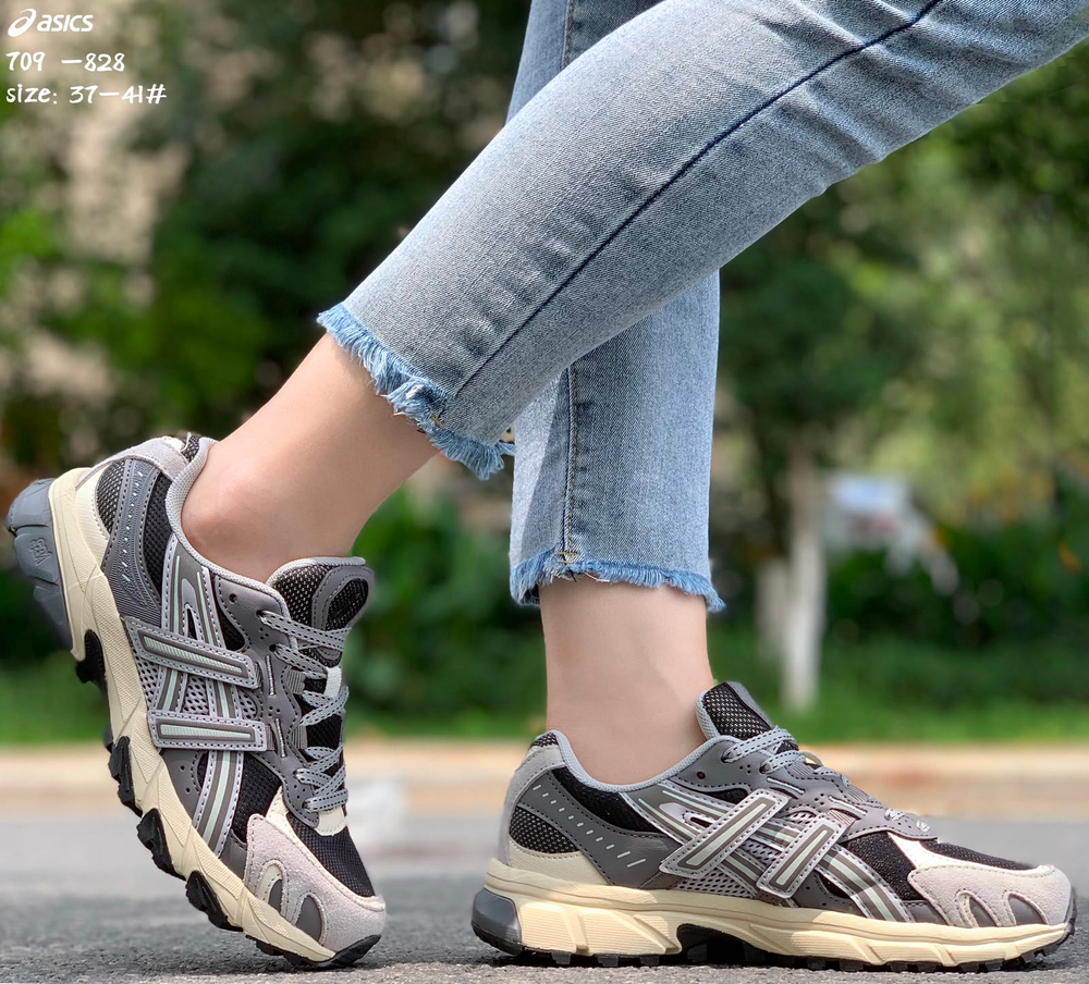 Кроссовки по 8 пар (37-41)р. ASICS709-828