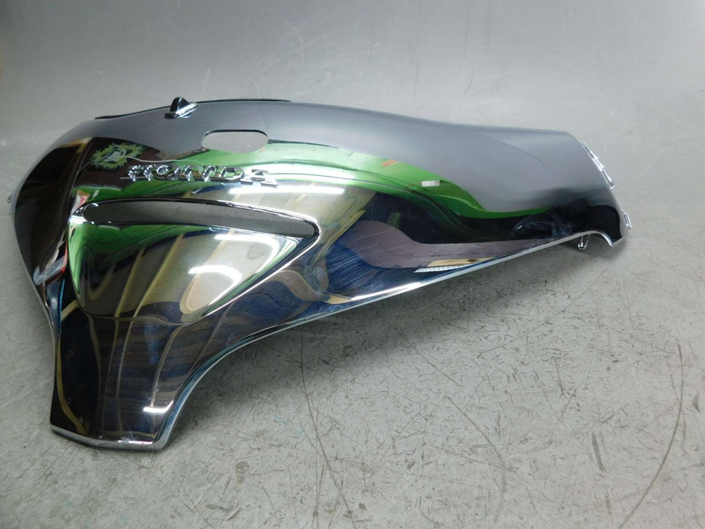 Пластик передний Honda GL1800 Gold Wing 64110-MCA-A000 033792