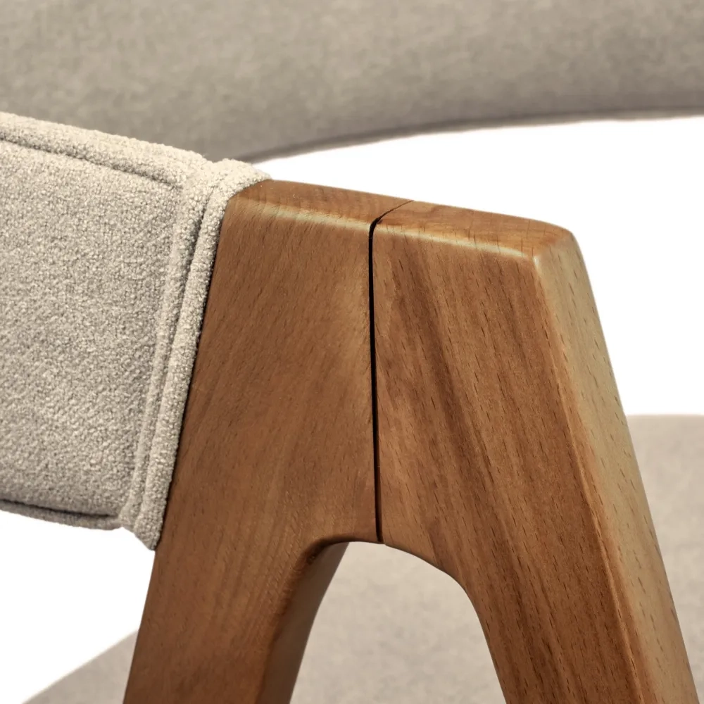 Стул Bradex Home Alan латте букле с ножками цвета орех