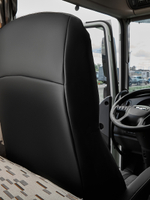 Чехлы Люкс DAF XF 106 (экокожа, черный цвет, серая вставка)