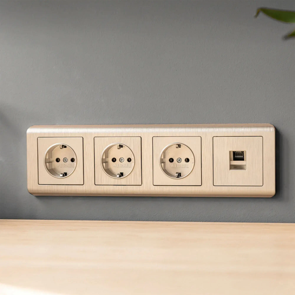 Розетка с заземлением (шампань рифленый) W1171010