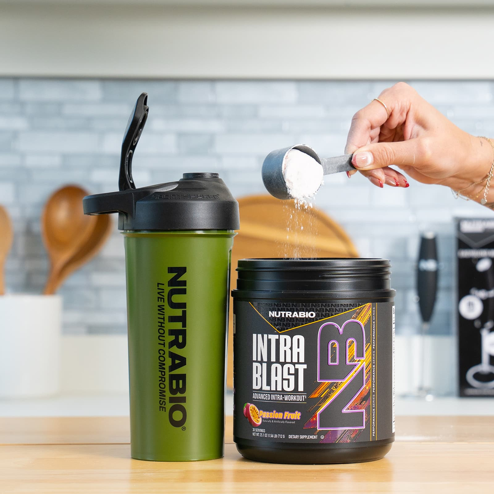NutraBio, Intra Blast, усовершенствованная добавка во время тренировки, со вкусом маракуйи, 712 г (1,56 фунта)