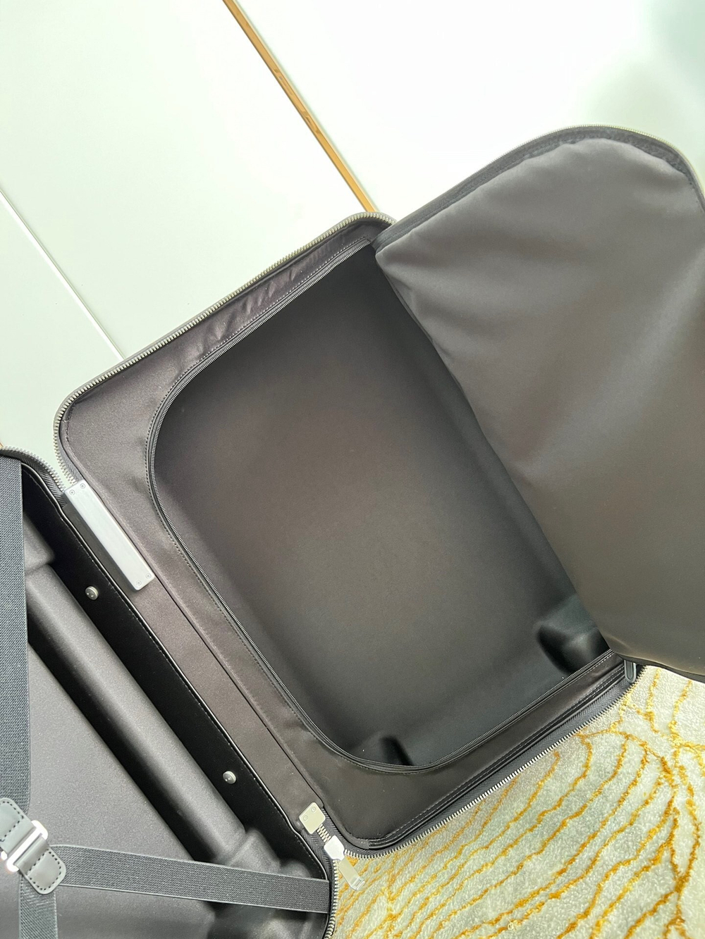 Louis Vuitton Horizon 55 Suitcase