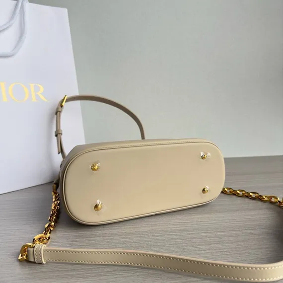 Сумка Dior C'est Dior, модель среднего формата бежевый