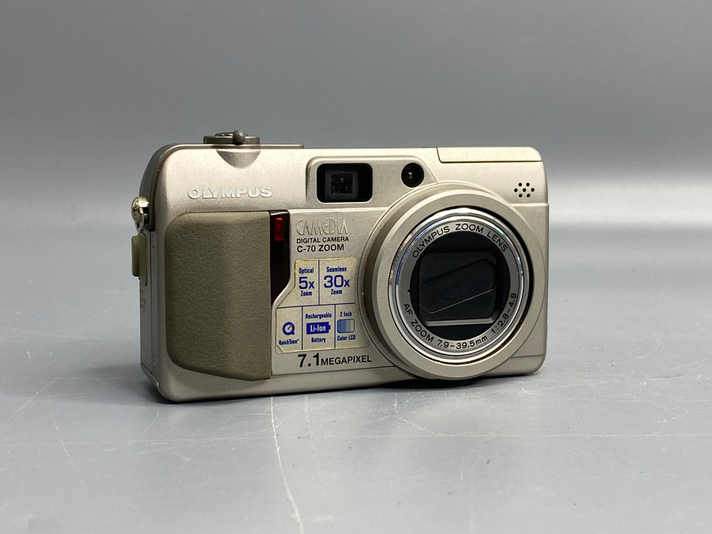 Olympus C-70 Zoom