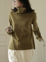 Свитер с высоким воротником (оливково-зелёный)
