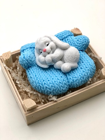 Зайка в рукавичках, мыло, голубая лазурь