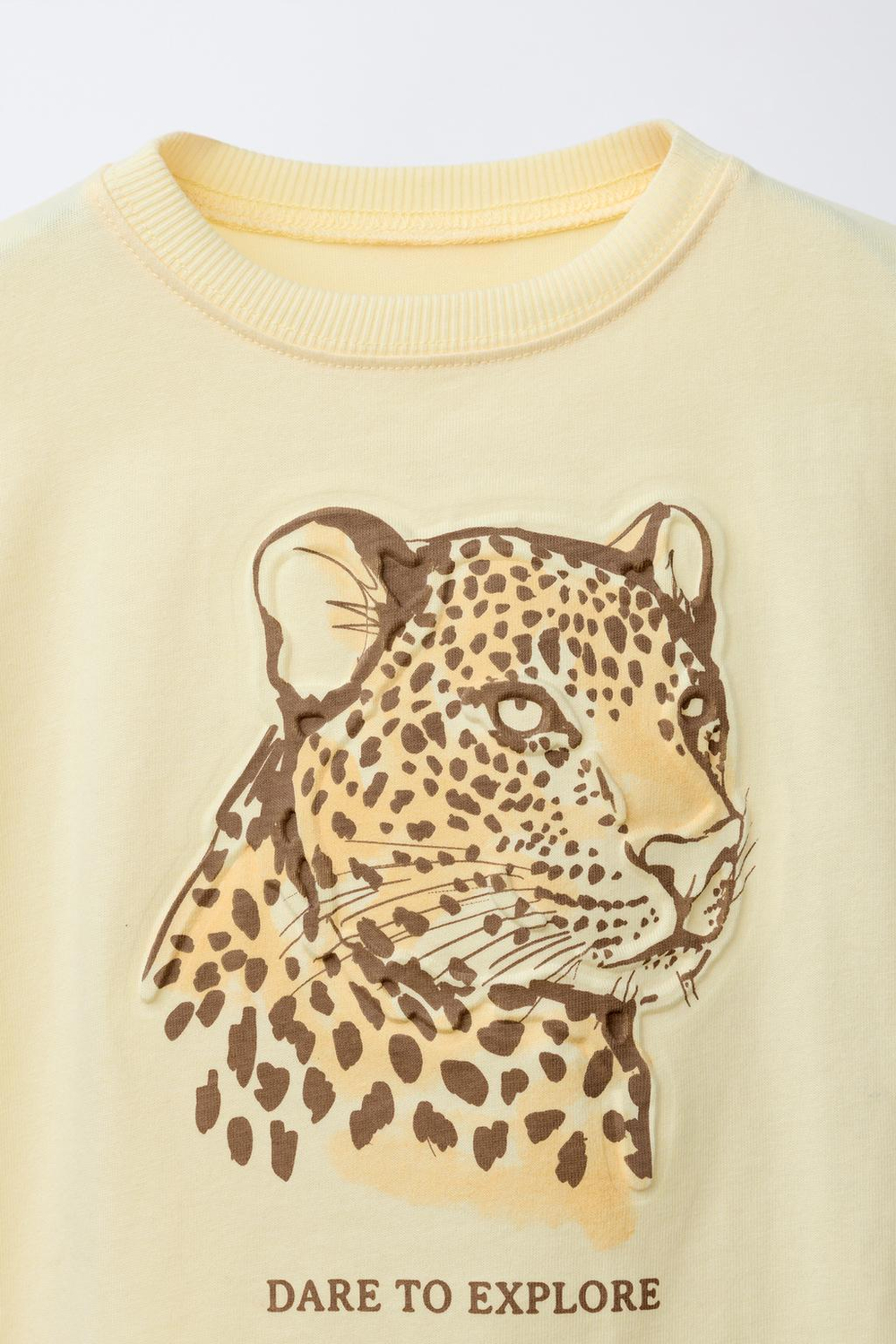 ZARA ФУТБОЛКА С ПРИНТОМ, ПЕСОЧНЫЙ