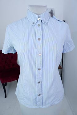 Рубашка Ostin приталенная, маркировка S, визуально на 44 размер