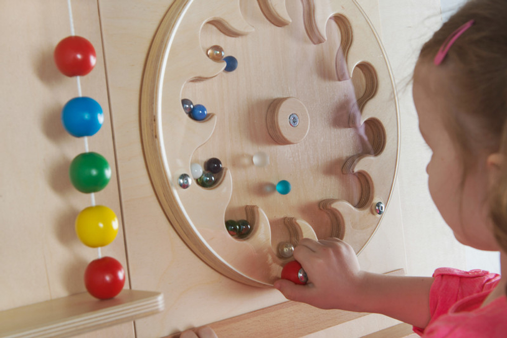 Тактильно-развивающая панель Лабиринт-цветок