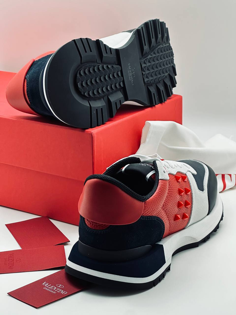 Кроссовки Valentino