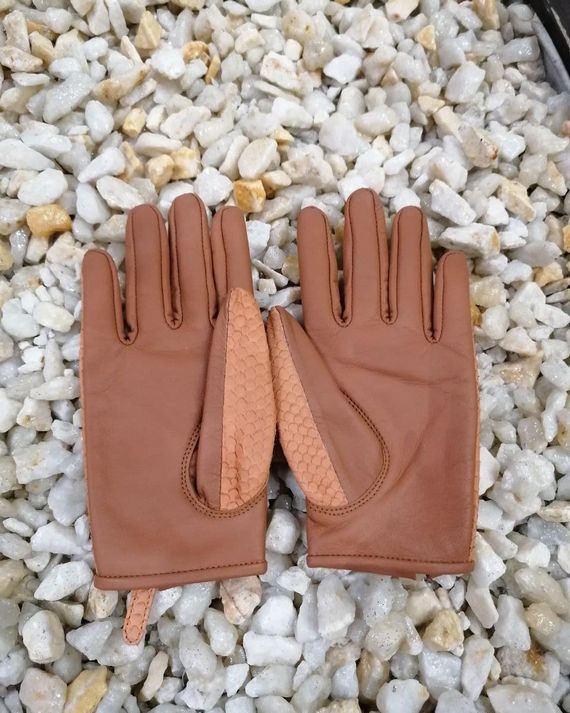 Перчатки из кожи питона AC-75