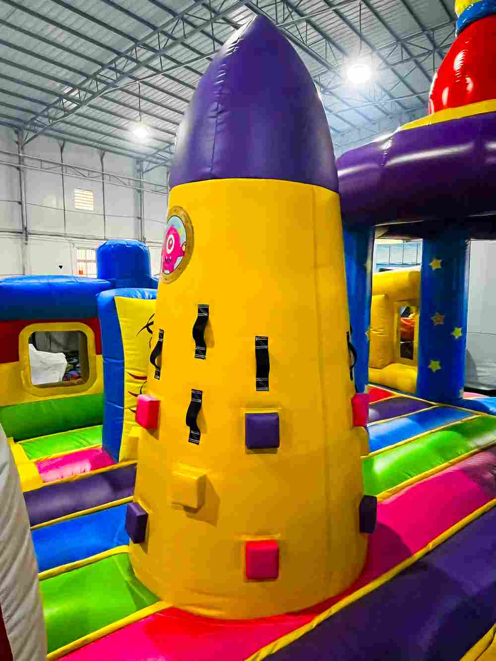 Коммерческий батут "Космические зверята" 10*5*6 м