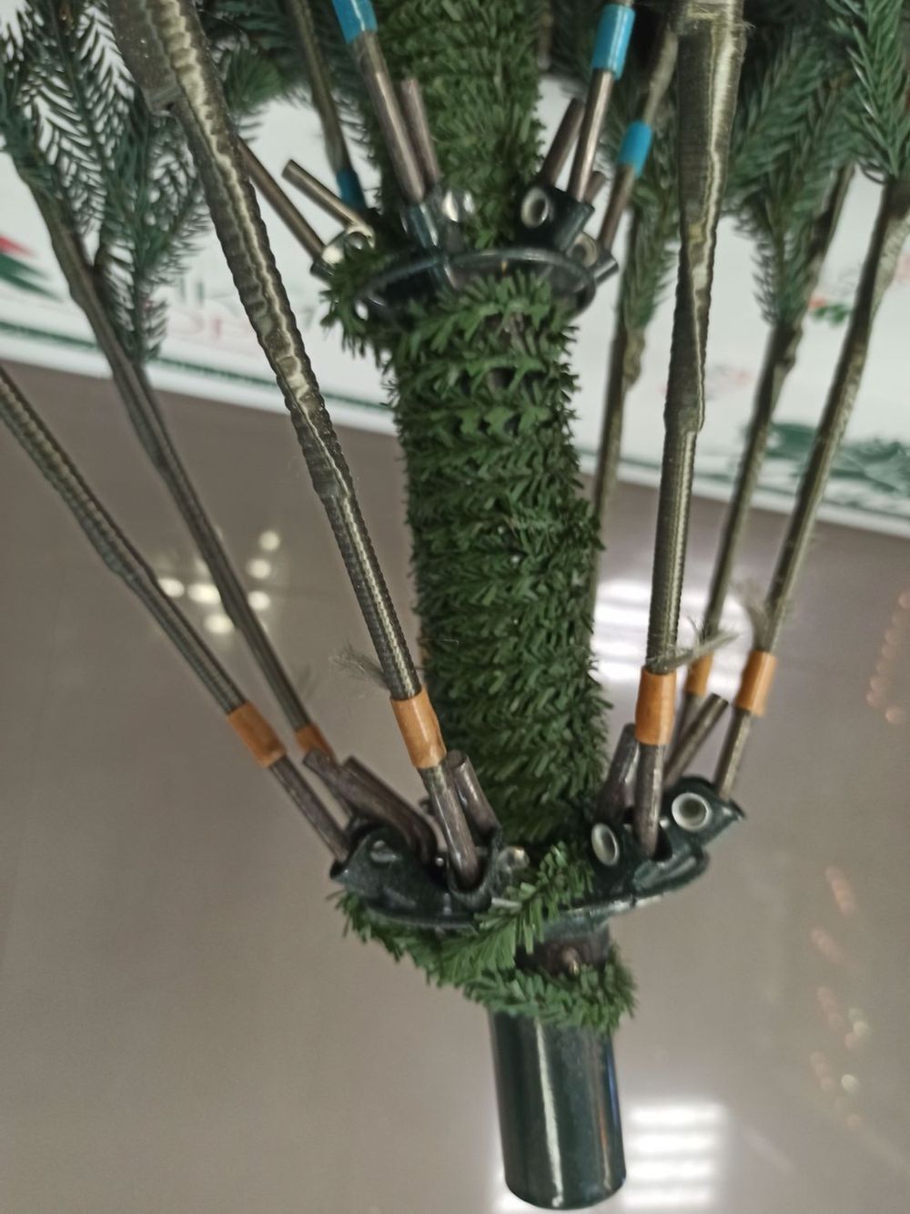 Заснеженная ель с шишками «Амелия» (литая хвоя) 210 см / 2.1 м