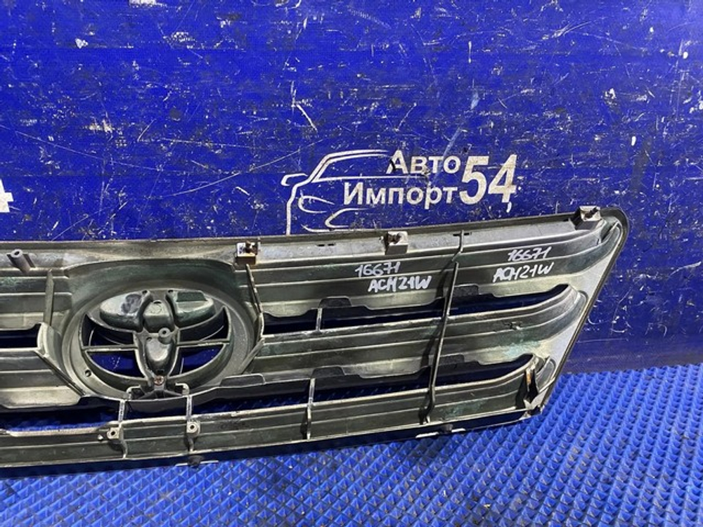 Решетка радиатора TOYOTA IPSUM 2003-2009