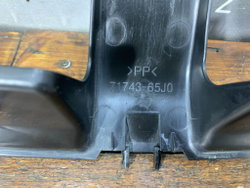 Кронштейн решетки радиатора Suzuki Grand Vitara 2 (JT) 05-15 Б/У Оригинал 7174365J00