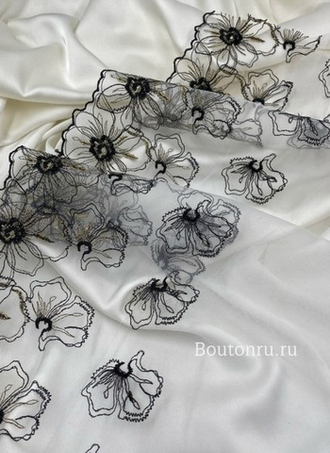 Кружево с черными цветами и золотой нитью 165 мм