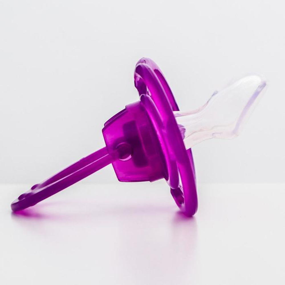 2589904 Пустышка силиконовая ортодонтическая «Бантик» с колпачком, от 0 мес., цвет фиолетовый