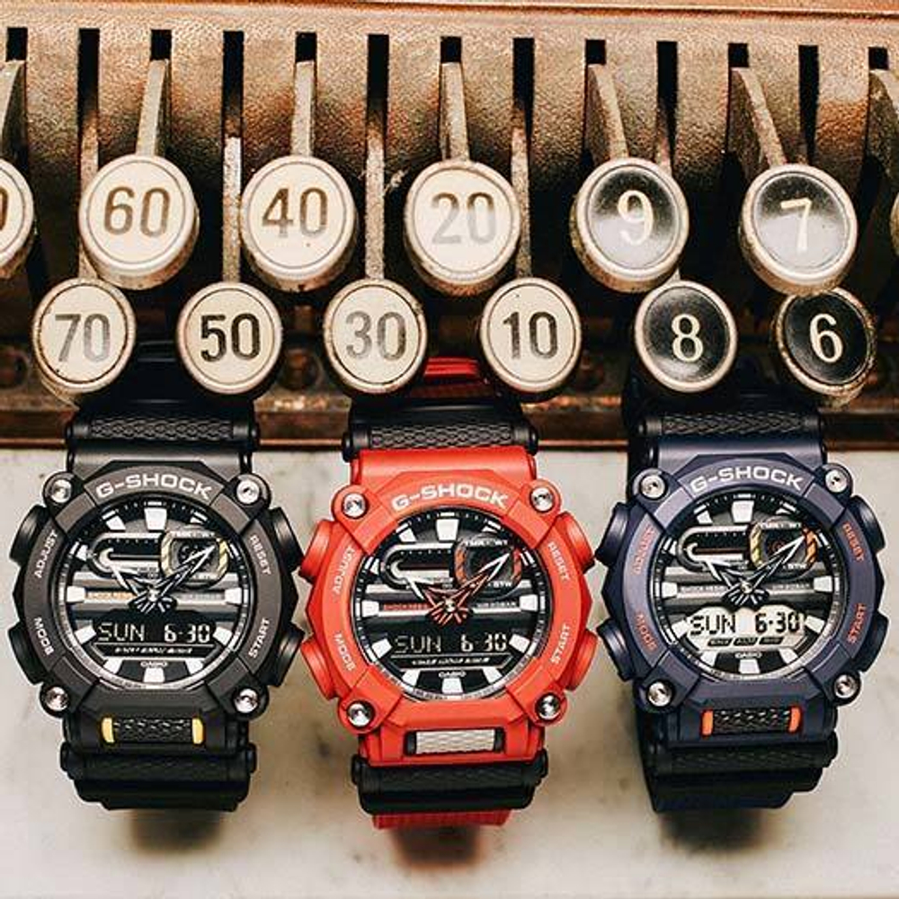 Японские наручные часы Casio G-SHOCK GA-900-2AER