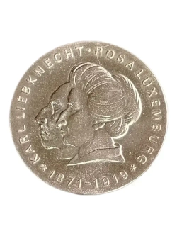 Монета  20 марок 1971 ГДР "Карла Либкнехт и Роза Люксембург"