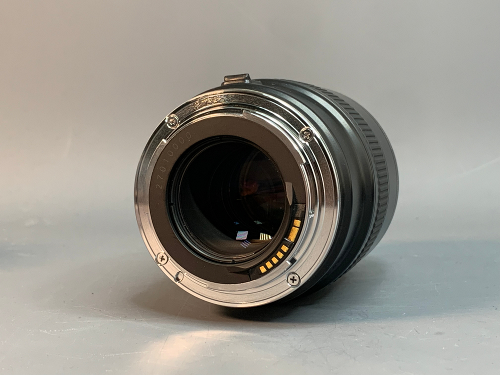 Canon EF 100mm f/2.8 Macro