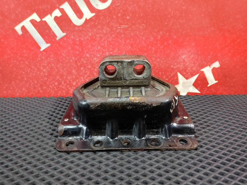 Подушка двигателя задняя