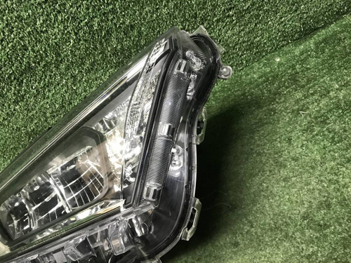 Фара правая Toyota RAV4 5 XA50 (2018-н.в.) LED