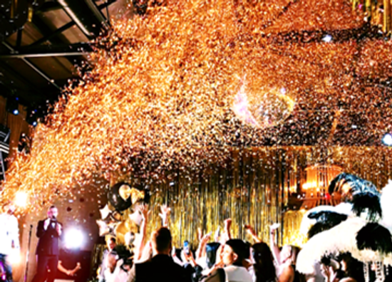 Выстрел из конфетти пушки