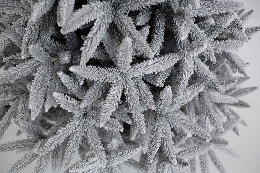 Заснеженная елка «Скандинавия» (Литая хвоя) 180 см / 1,8 м