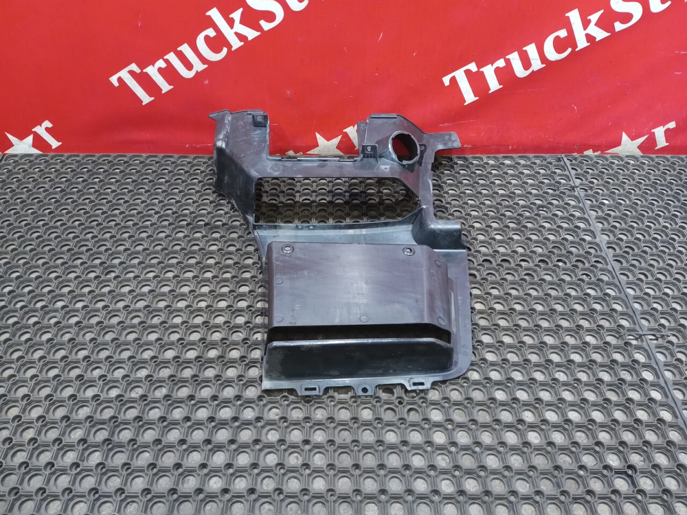 Корпус подножек левый 2021г.