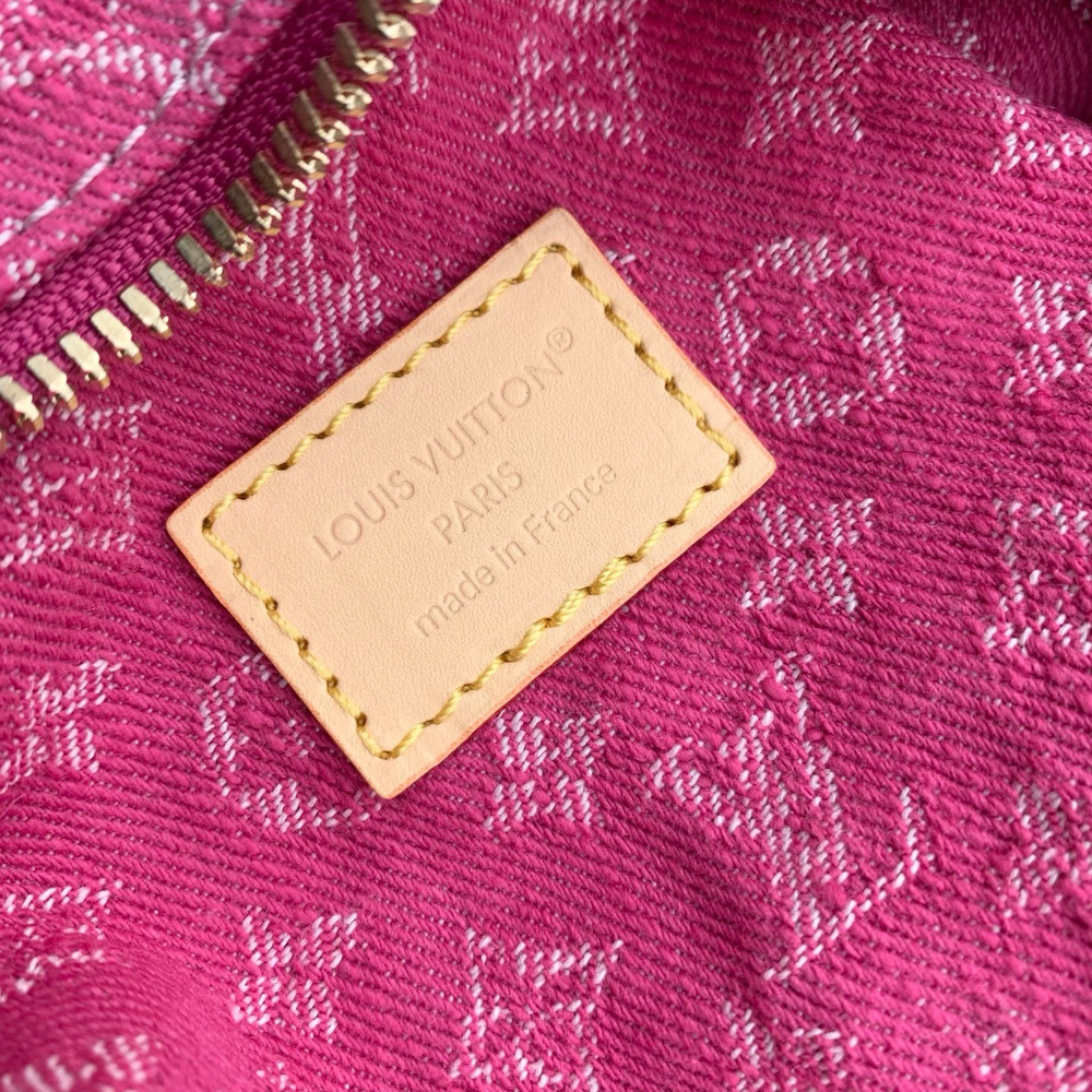 Louis Vuitton Pochette Valley