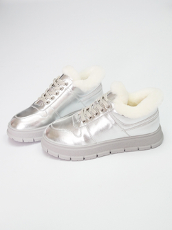 Кроссовки женские зимние