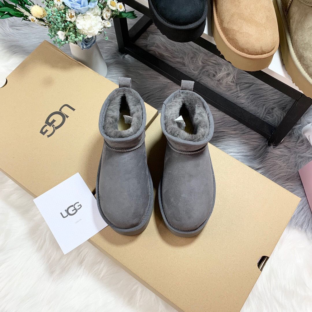 UGG