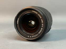 Canon 650D kit 18-55mm 3.5-5.6 IS II 2.400 кадров