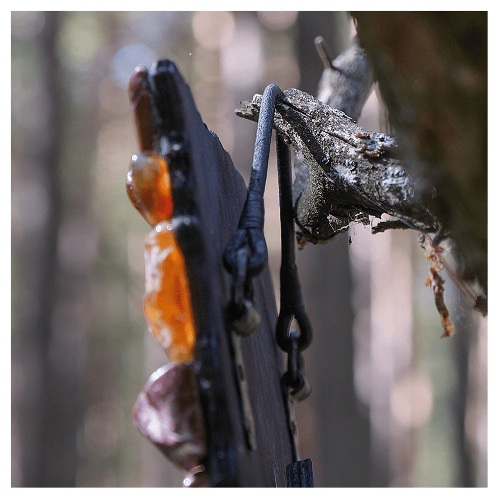 Картина из кожи «Невесомость»