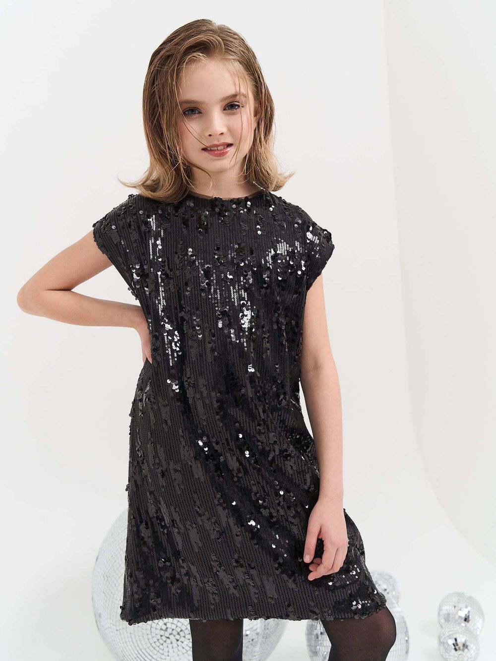 Платье с пайетками "Оникс" 7+