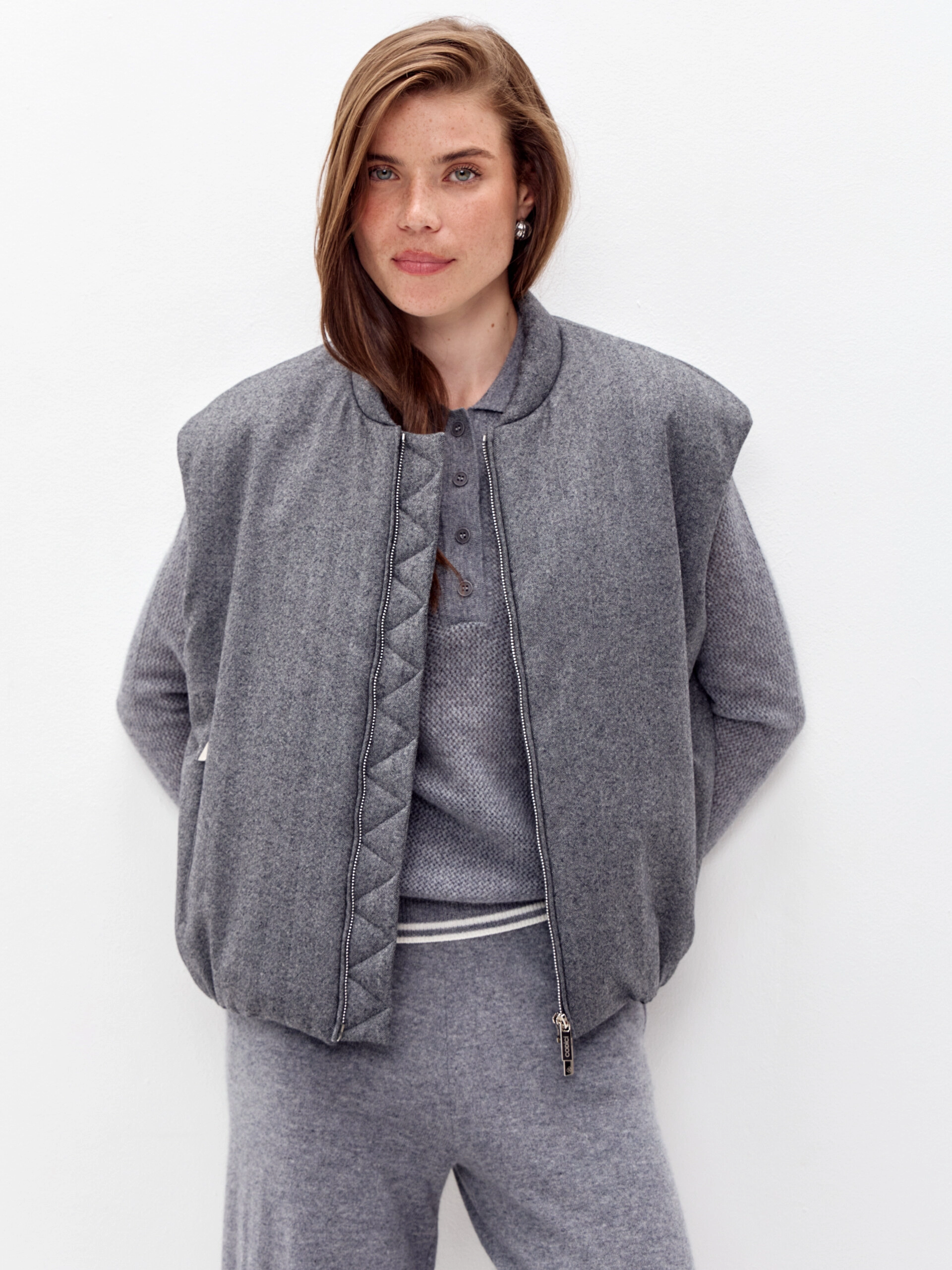 Жилет на молнии из шерсти