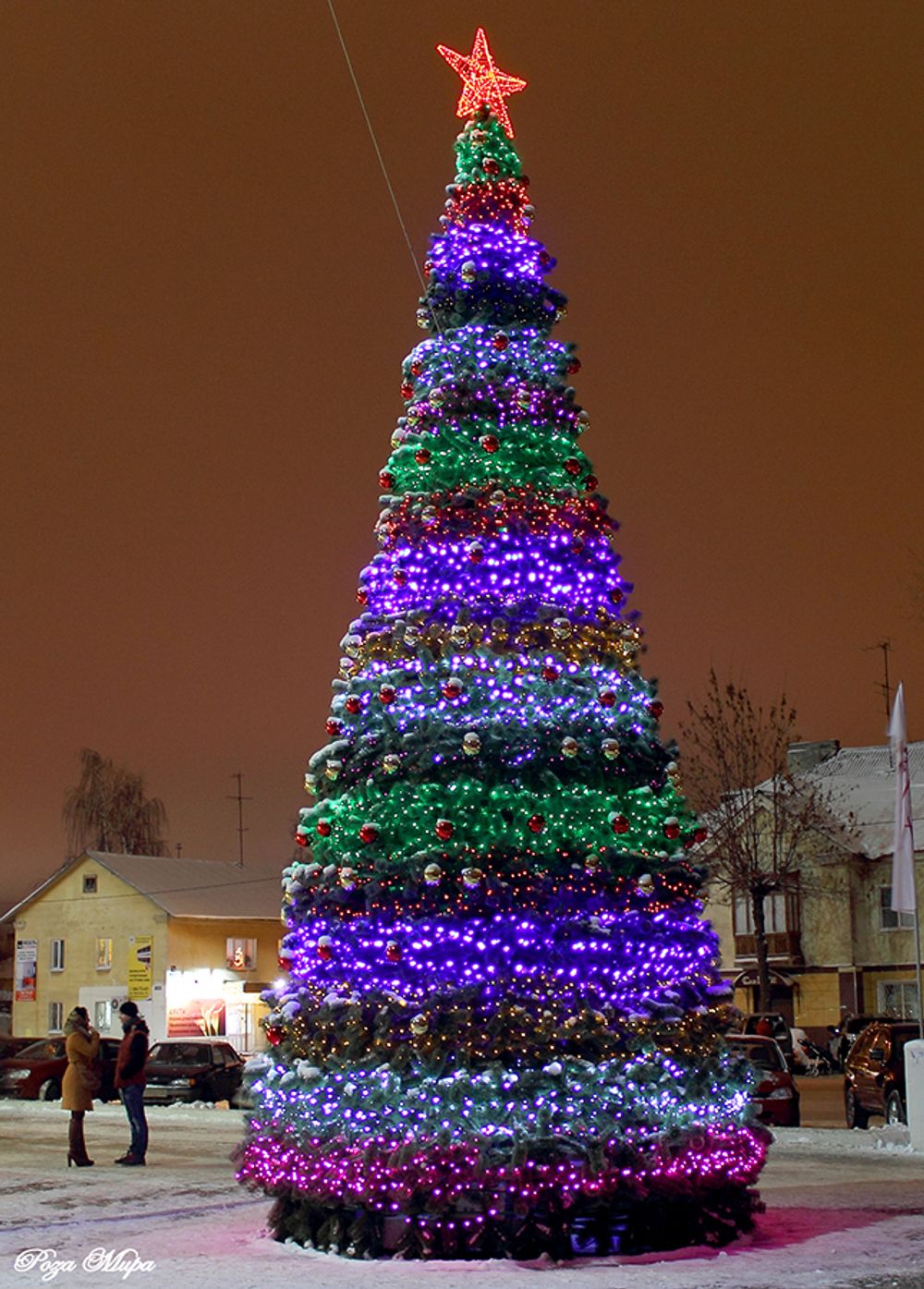 Светодинамическая елка каркасная - встроенная гирлянда цветная -"Уральская" 12 м