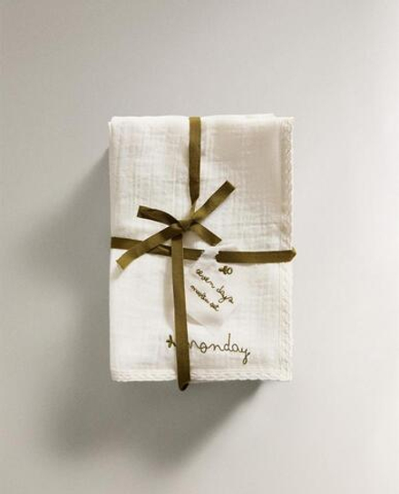 ZARA HOME ДЕТСКИЕ МУСЛИНОВЫЕ ПЕЛЕНКИ (7 ШТ.), ЖЕЛТОВАТО-БЕЛЫЙ