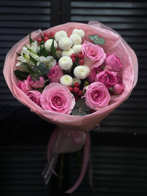 Букет из роз, хризантем и альстромерий #1946