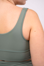 Спортивный топ №22 для небольшой и средней груди