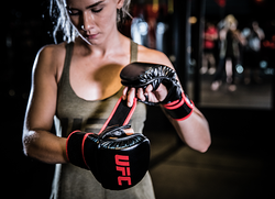 UFC Перчатки MMA для спарринга 8 унций черные L/XL