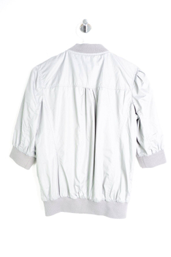 Бомбер тонкий, визуально на 42 размер