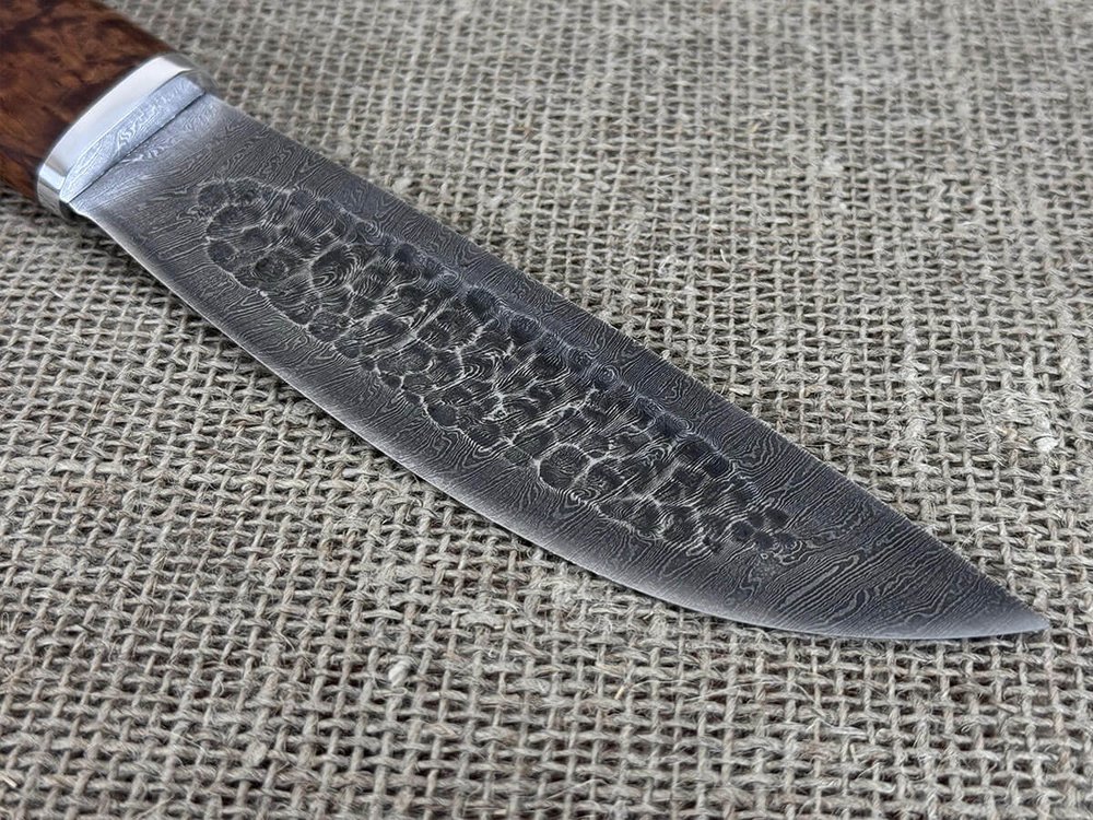 Шкуросъемный нож "Якут" с кованым долом, рукоять мореная карельская береза