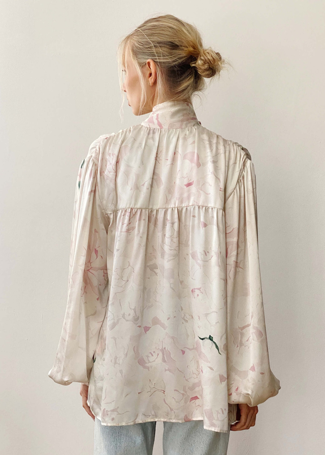 Блуза шелковая с бантом “Peonies”