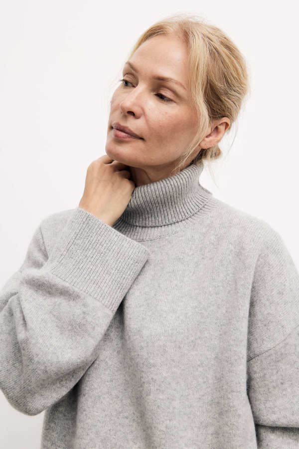 Oversized sweater gray color