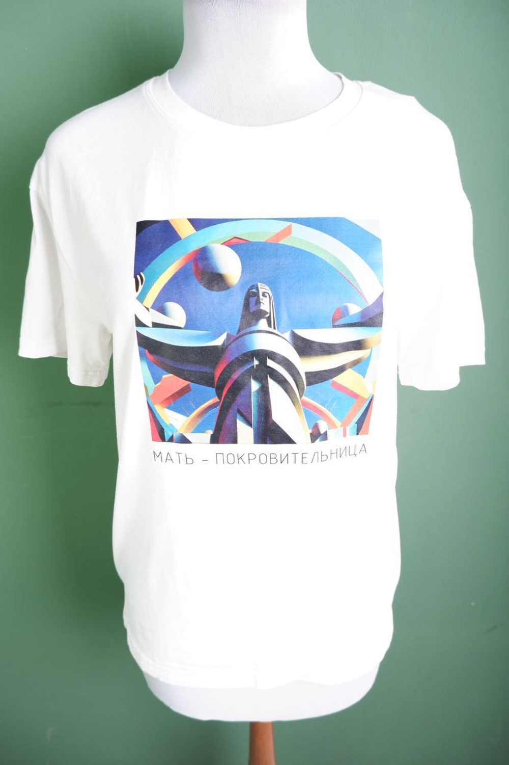 Футболка для летнего образа, визуально 48 размер