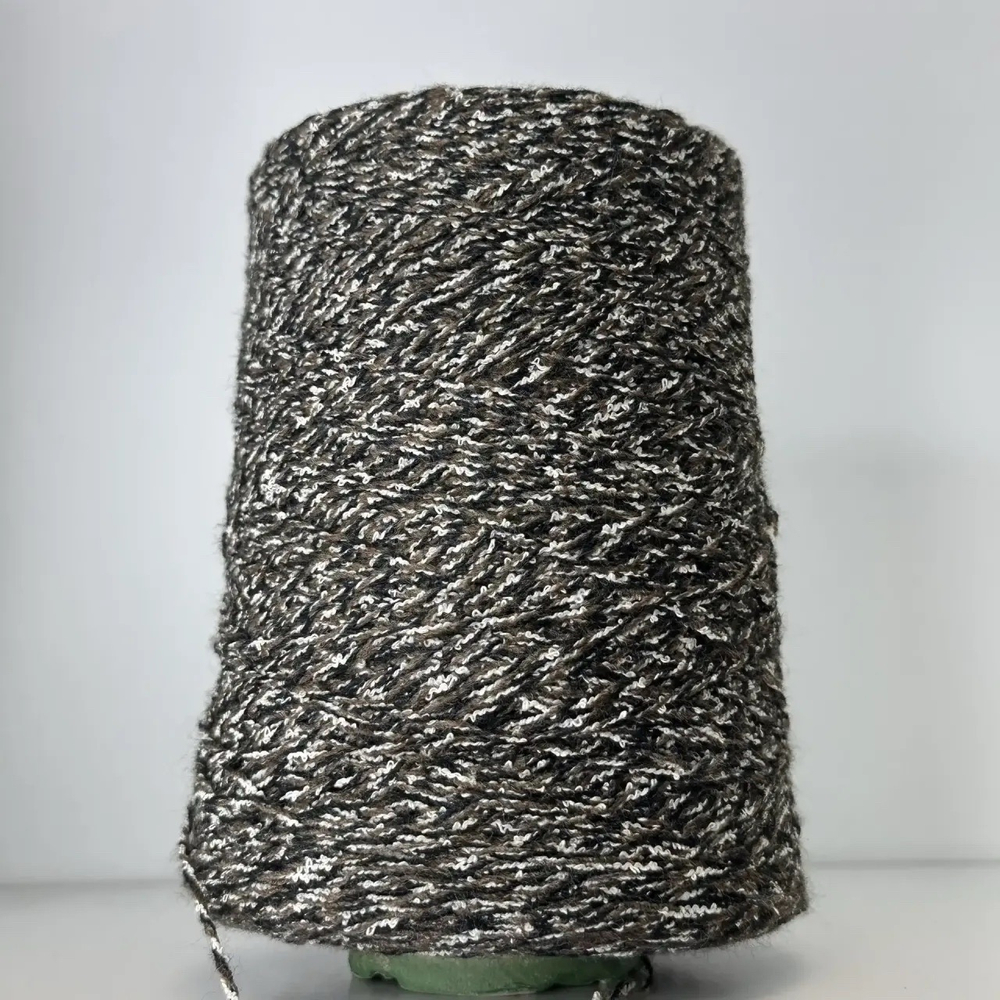 103189 - BLURING SPA; хлопок, меринос, п/а; 540м/100гр; col. 27, цвет: скрутка из трёх нитей белый, коричневый, чёрный; S502