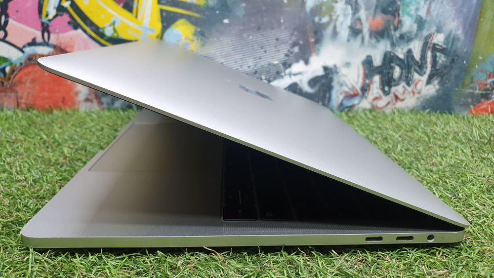 MacBook Pro 13",2018 A1989 Thunderbolt 3 i5/8Gb/Retina